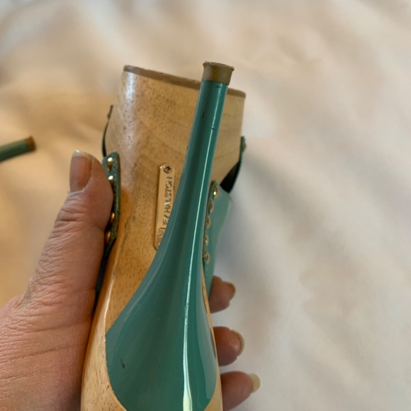 H by Halston Emma Heels In Blue Cloudy Color and Wood! - Picture 13 of 16